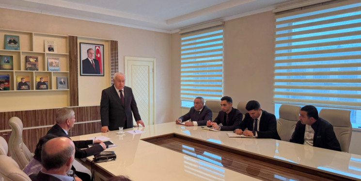 Füzuli RİH başçısı Alı Alıyev Lənkəran şəhərində müvəqqəti məskunlaşıb yaşayan Füzuli rayonundan olan məcburi köçkünlərlə səyyar qəbul keçirdi!