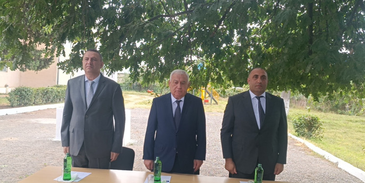 Füzuli Rayon İcra Hakimiyyətinin başçısı Alı Alıyev Aşağı  Yağlıvənd kəndində səyyar qəbul keçirdi.